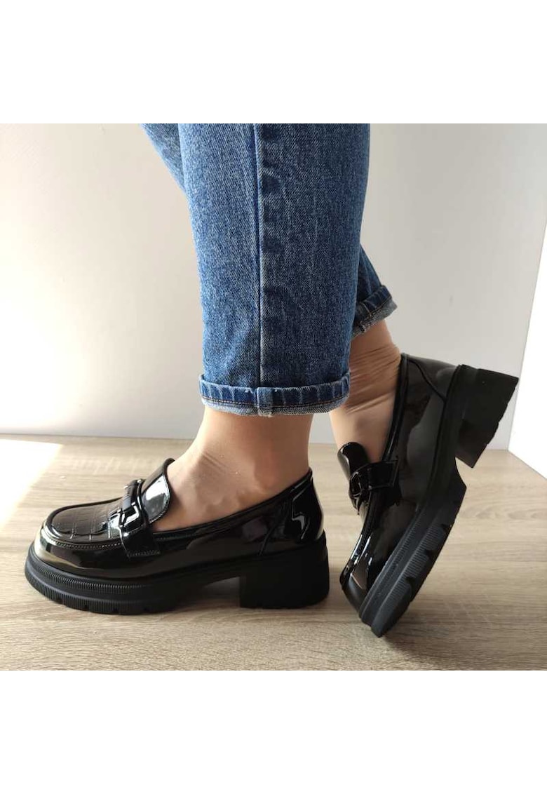 Ежедневни дамски обувки Tp6830-1 Black Lacquer - черни FORMAZIONE