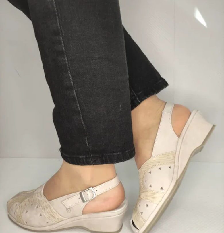 Ежедневни дамски сандали  0019Pt Roma 52-N Кремави - Кремави Suave