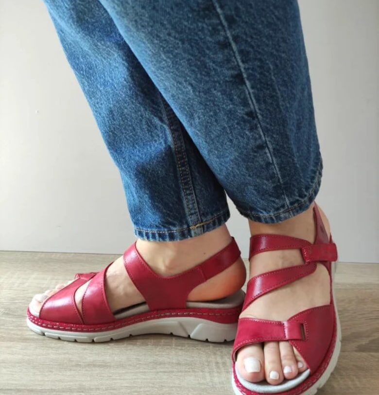 Ежедневни дамски сандали  12522Vt Mostar 05-N Тъмно червено - Червено Suave