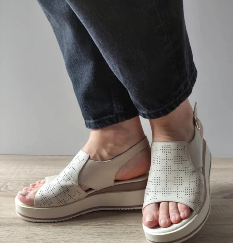 Ежедневни дамски сандали  50096 Кремави - Кремави FORMAZIONE