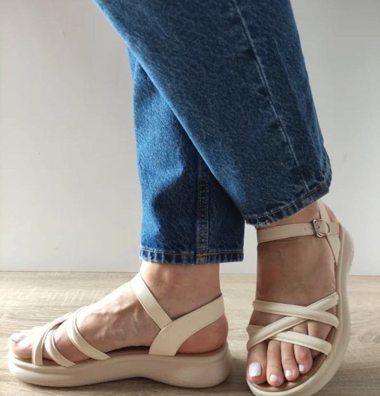 Ежедневни дамски сандали  802 Бежов - Бежов FORMAZIONE