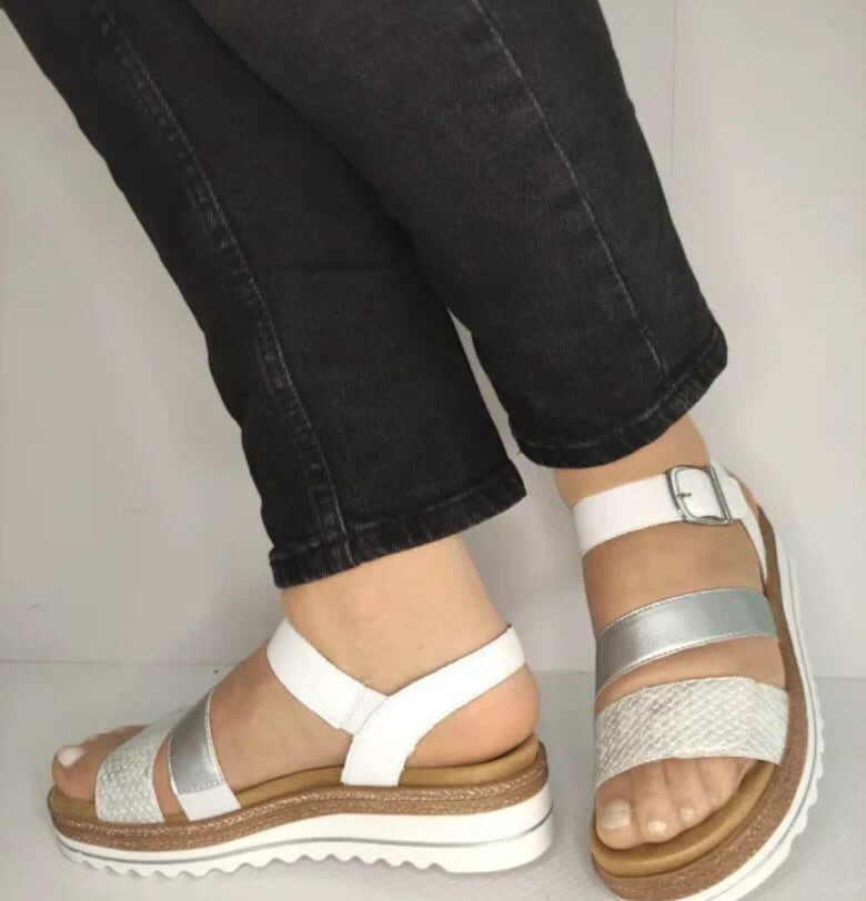 Ежедневни дамски сандали  D0Q55-90 бели със сребристо Remonte