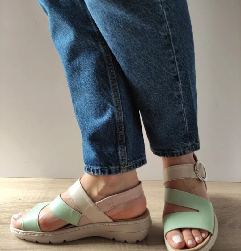 Ежедневни дамски сандали  Su20002T Krabi J3-N Vernil в бежово и розово - зелено Suave