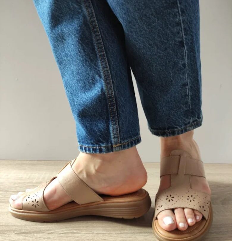 Ежедневни сабо дамски  33179 Бежов - Бежов FORMAZIONE