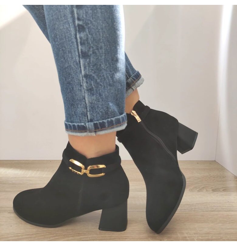 Елегантни дамски боти  E256 Black Velvet - Черно кадифе FORMAZIONE