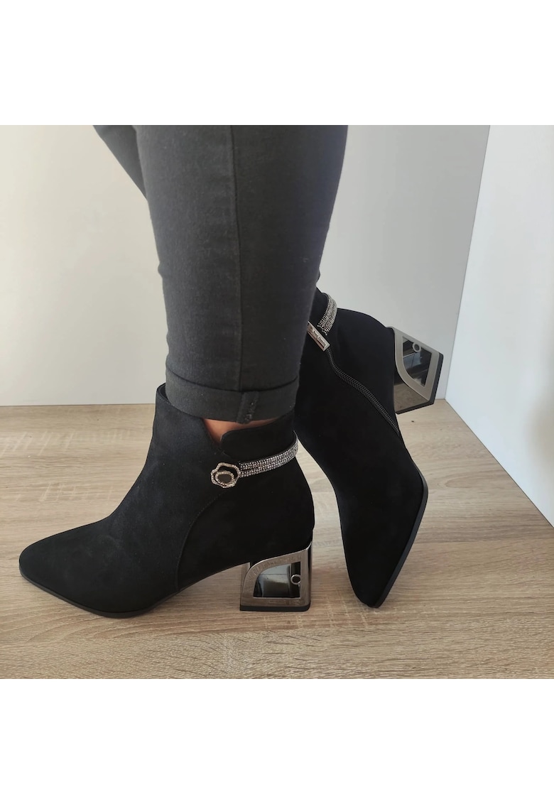 Елегантни дамски боти K45-110C Black Velvet - Черно кадифе Jose Simon