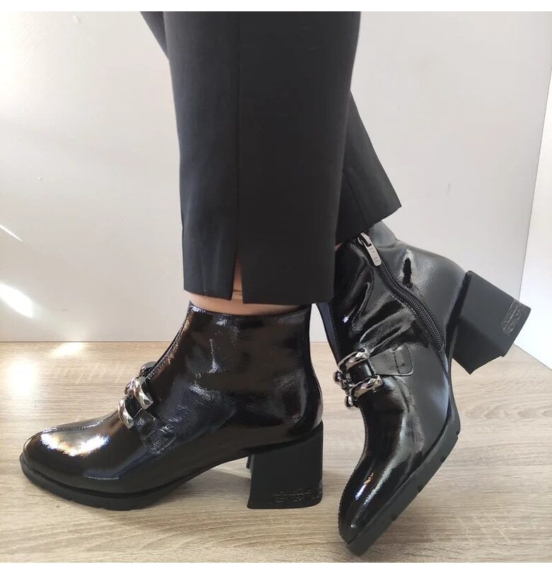 Елегантни дамски ботуши  50067A 01-1 черен лак - черни Epica