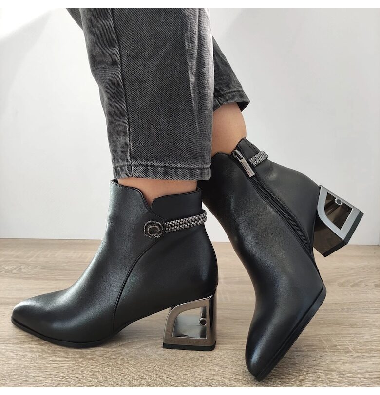 Елегантни дамски ботуши  K45-110 - Черен Jose Simon