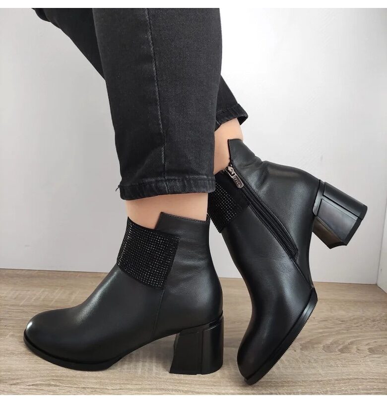 Елегантни дамски ботуши  Qv00033B 01-N черен - Epica