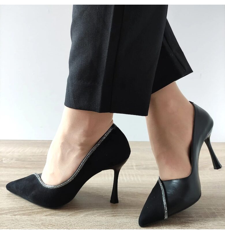 Елегантни дамски обувки  049-753 Черни + Кадифе - DOGATI