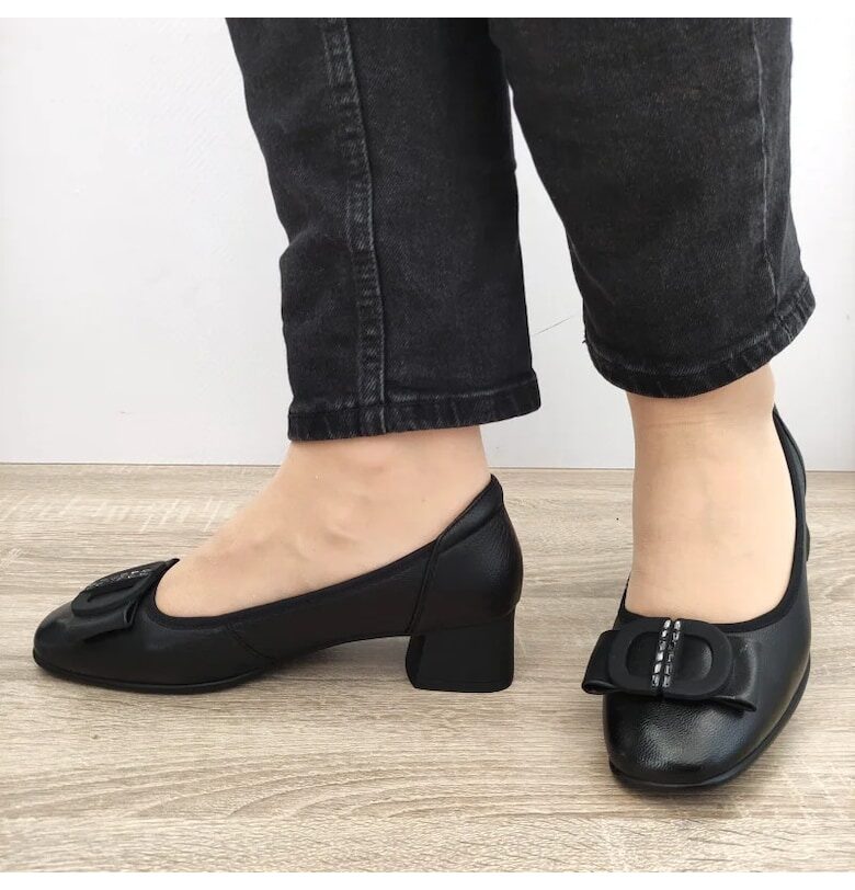 Елегантни дамски обувки  21125 черни - черни FORMAZIONE