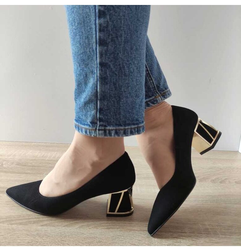 Елегантни дамски обувки  E1506 19 000 - черни aga