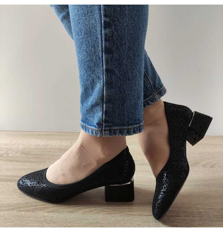 Елегантни дамски обувки  E1640 3004 Черни щампи - черни aga