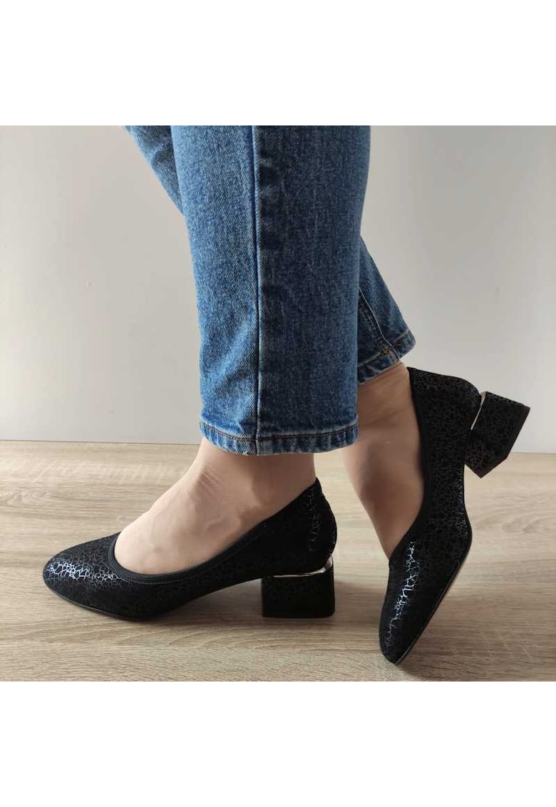 Елегантни дамски обувки E1640 3004 Черни щампи - черни aga