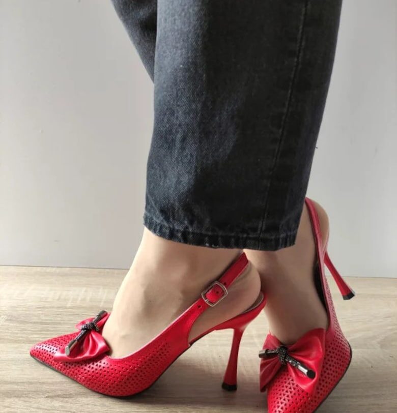 Елегантни дамски сандали  049 933 Червени - Червени - DOGATI