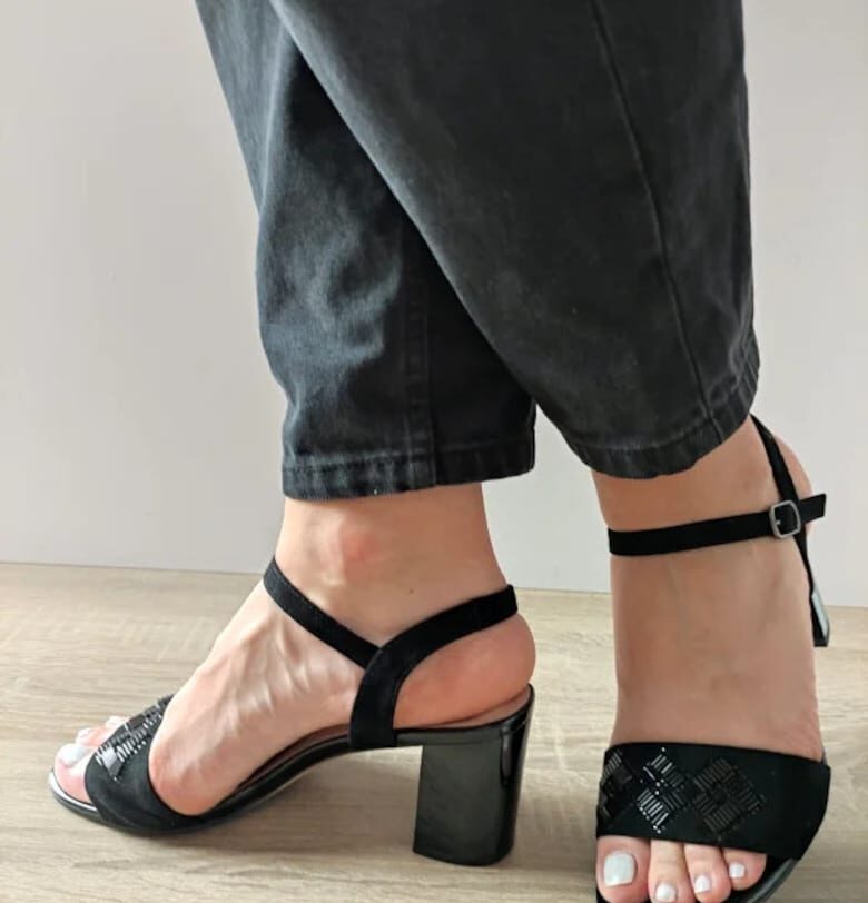 Елегантни дамски сандали  36004B 01-I Черен велур - Черен - Epica