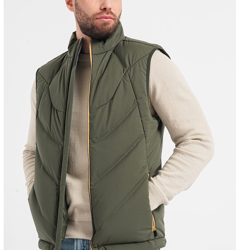 Капитониран олекотен елек с цип BOSS