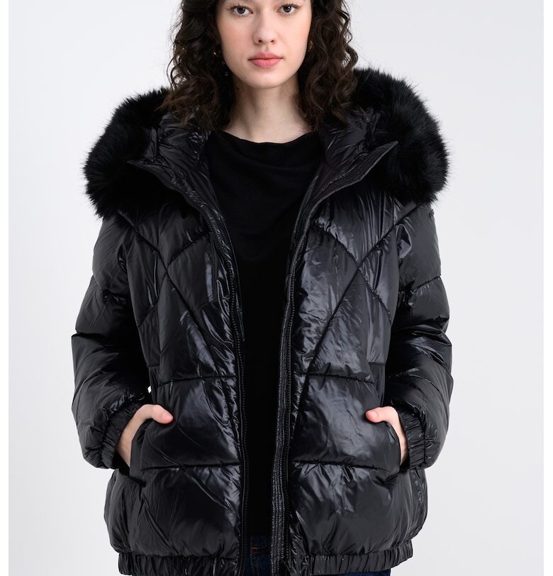 Капитонирано зимно яке Backsie с отделящ се детайл и качулка - Черен Geox