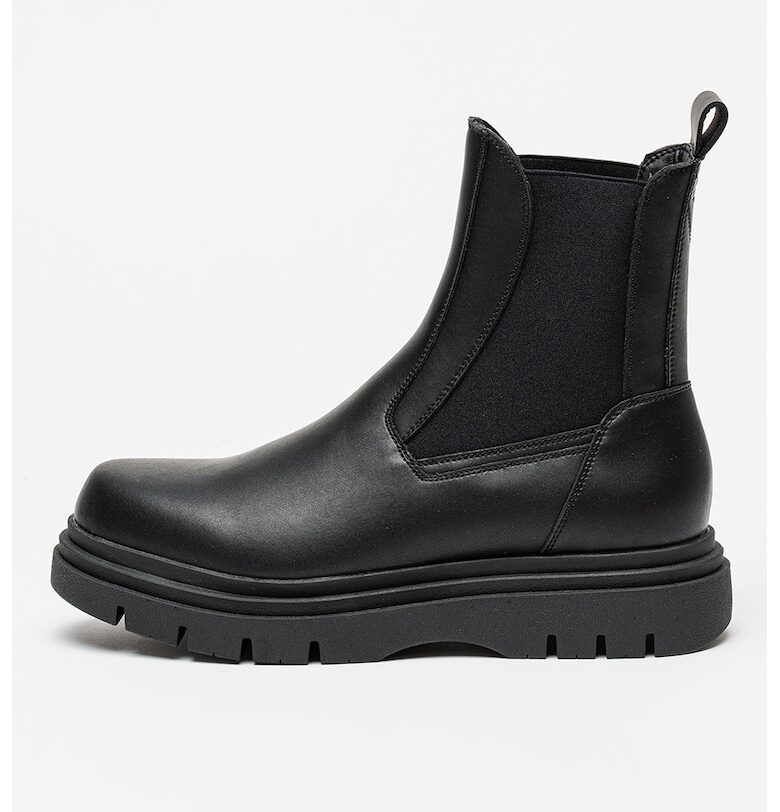 Кожени боти Chelsea с метално лого GUESS