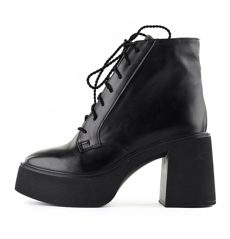 Кожени боти Zayra с масовен ток ESSTEFFA