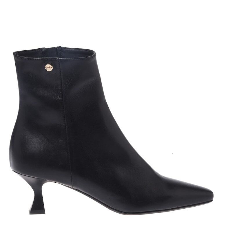 Кожени боти с квадратен ток Baldinini