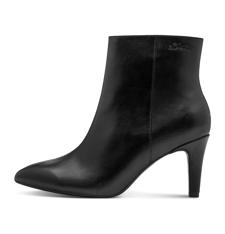 Кожени боти с остър връх sOliver
