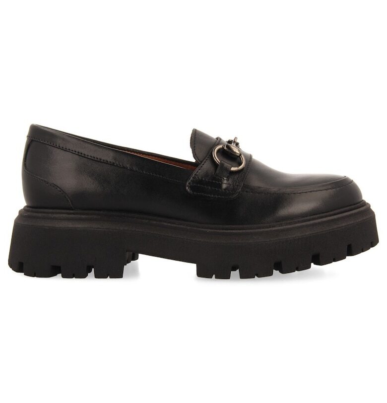 Кожени мокасини с метална апликация Gioseppo