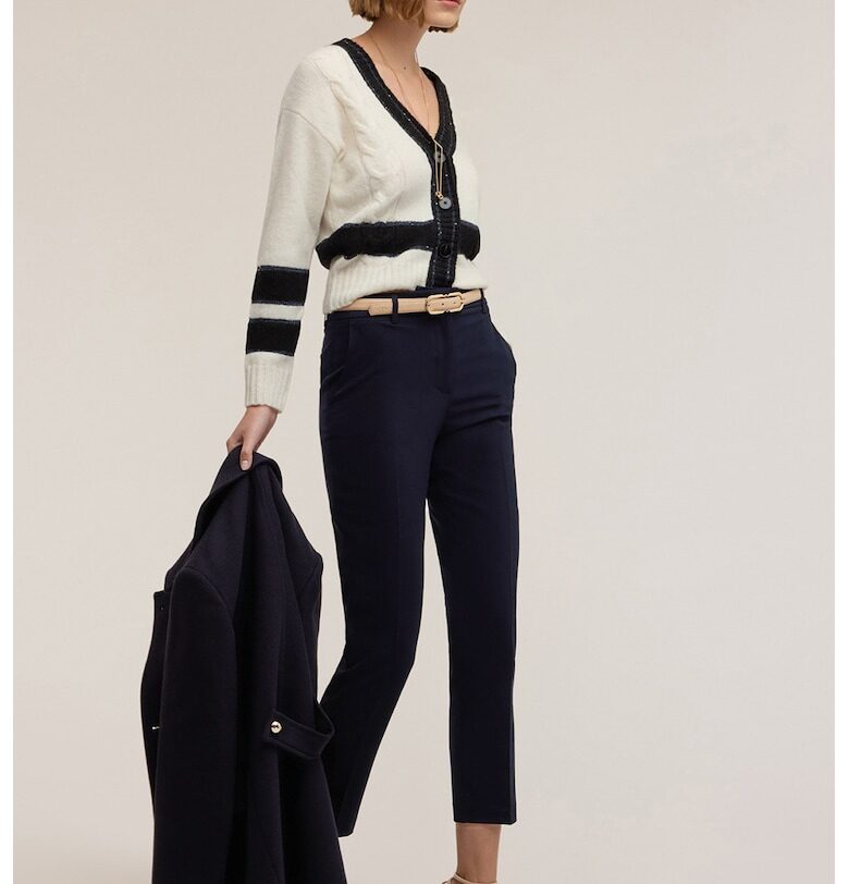 Къса жилетка с плетка осморка - Черен/Мръснобял Motivi