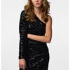Къса рокля с голи рамене и пайети Pieces