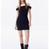 Къса рокля с отвор на раменете TWIST