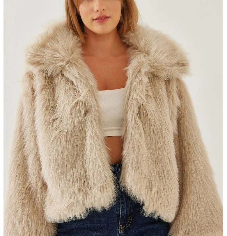 Късо дамско палто  изкуствена кожа - бежово HiCCUP