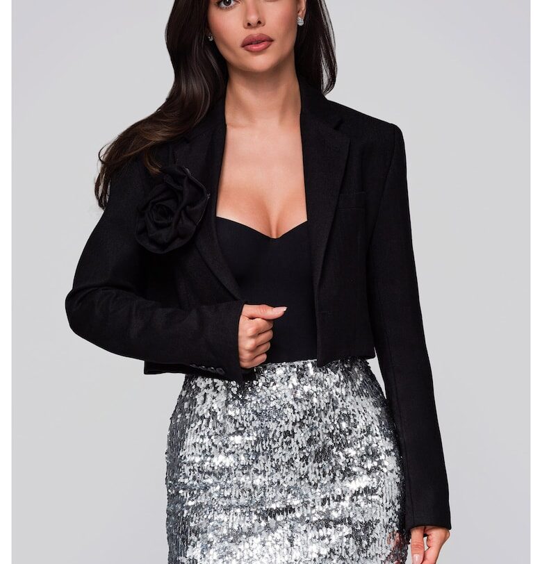 Късо елегантно сако с бродирано цвете  LW-BLZB-0100 - Черен Larica