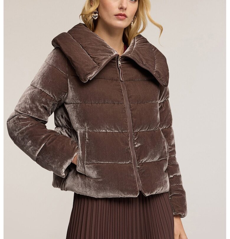 Късо зимно яке с уголемена яка Motivi