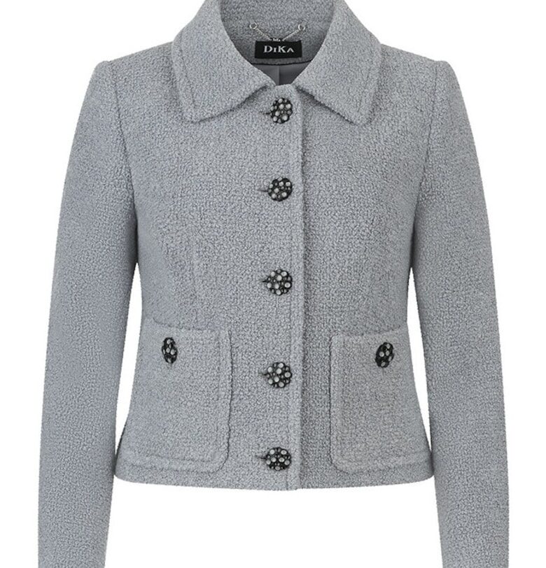 Късо палто от вълнена смес букле - с копчета тип бижу DiKa
