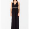 Макси рокля -  M483 - V-образно деколте - отворен гръб - черна - вискоза Figl