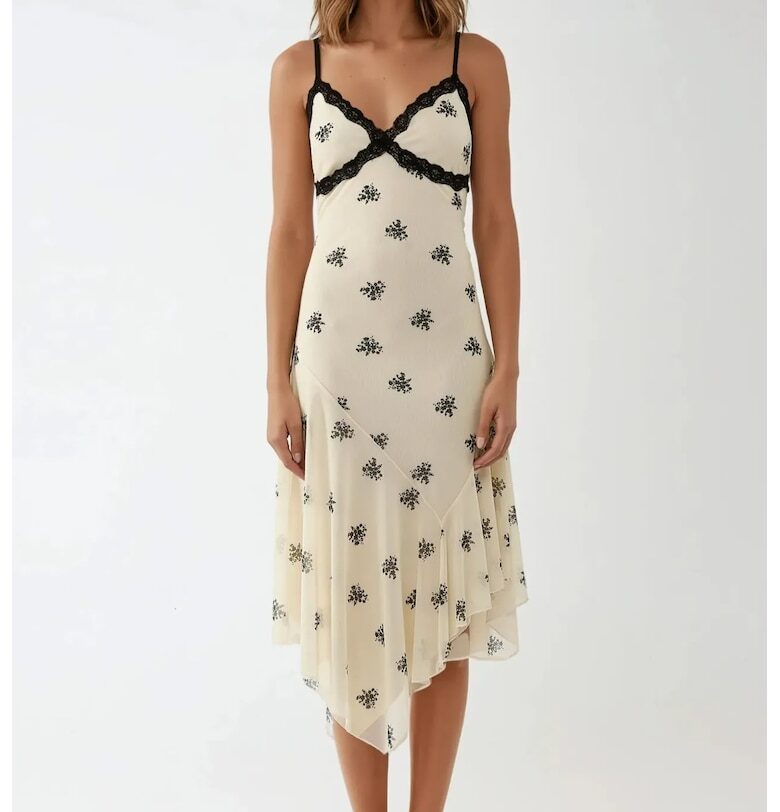 Макси рокля -  вталена - с щампа - V-образно деколте - бяла - трикотаж HiCCUP