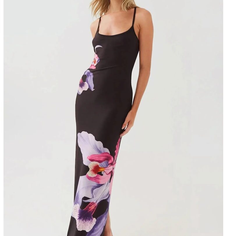 Макси рокля -  флорален принт - вталена - черна - джърси HiCCUP