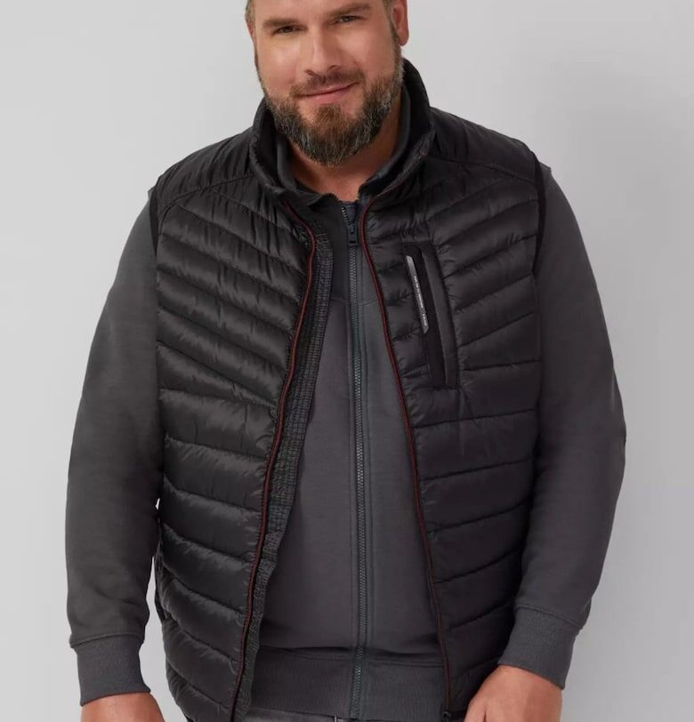 Мъжки елек  Big Sizes - без качулка - с наклонени джобове и стандартна кройка - Черен sOliver