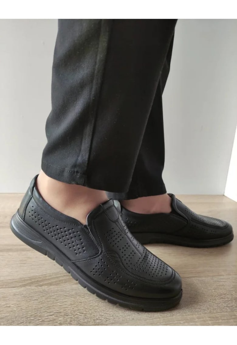 Мъжки перфорирани ежедневни обувки 808-L8225 - черни - Черни Mels