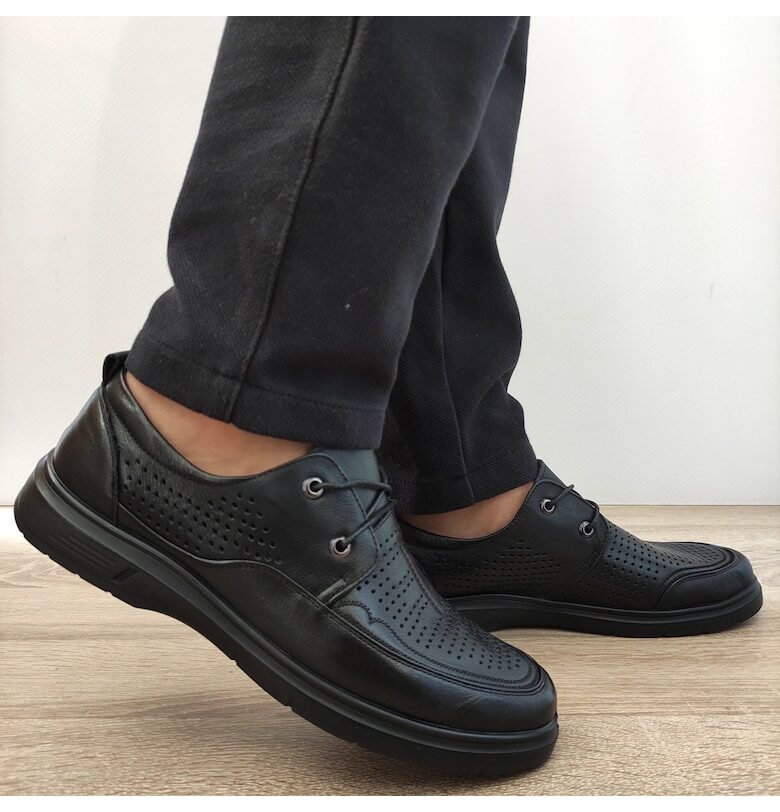 Мъжки перфорирани обувки  883-L17 - Черен Mels