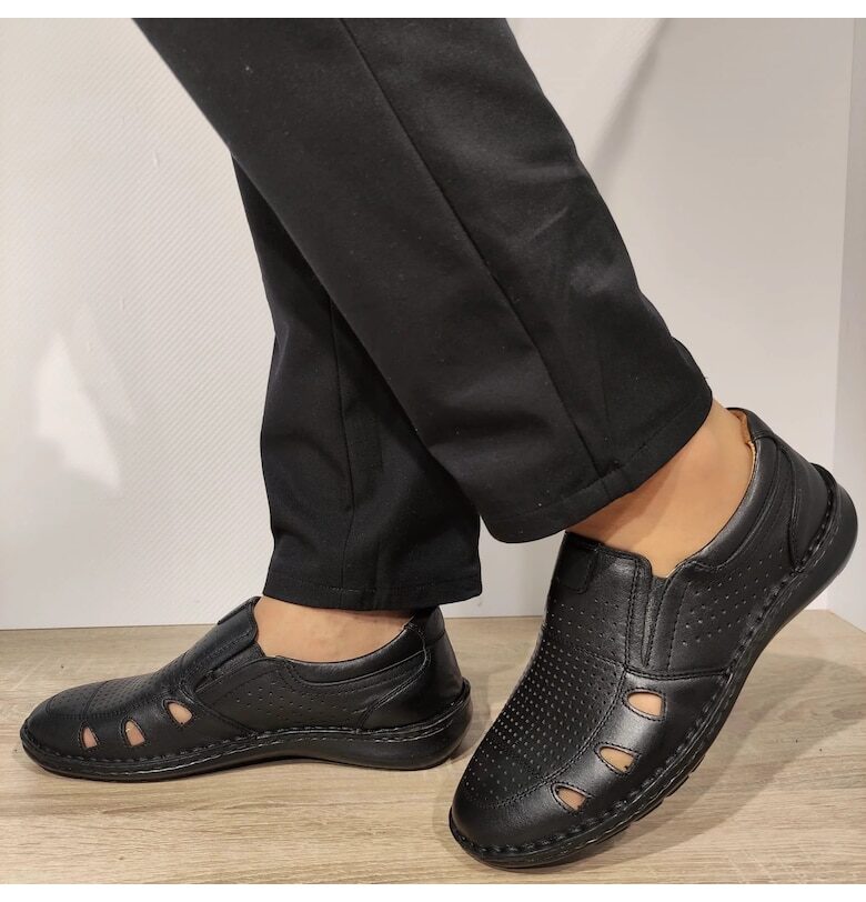 Мъжки перфорирани обувки  9990-107 Black - черни GORETTI