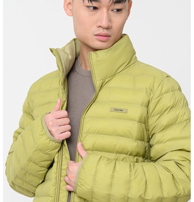 Олекотено яке с цип и висока яка - Шам фъстък зелено CALVIN KLEIN