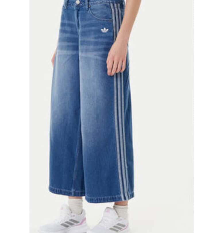 Памучни дънки с разкроена кройка и лого adidas