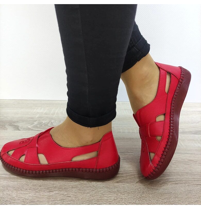 Перфорирани дамски обувки Caspian