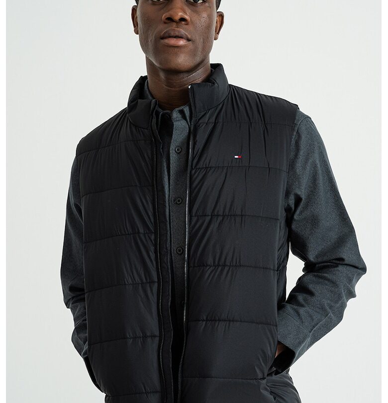 Подплатен елек с ниска яка - Черен Tommy Hilfiger