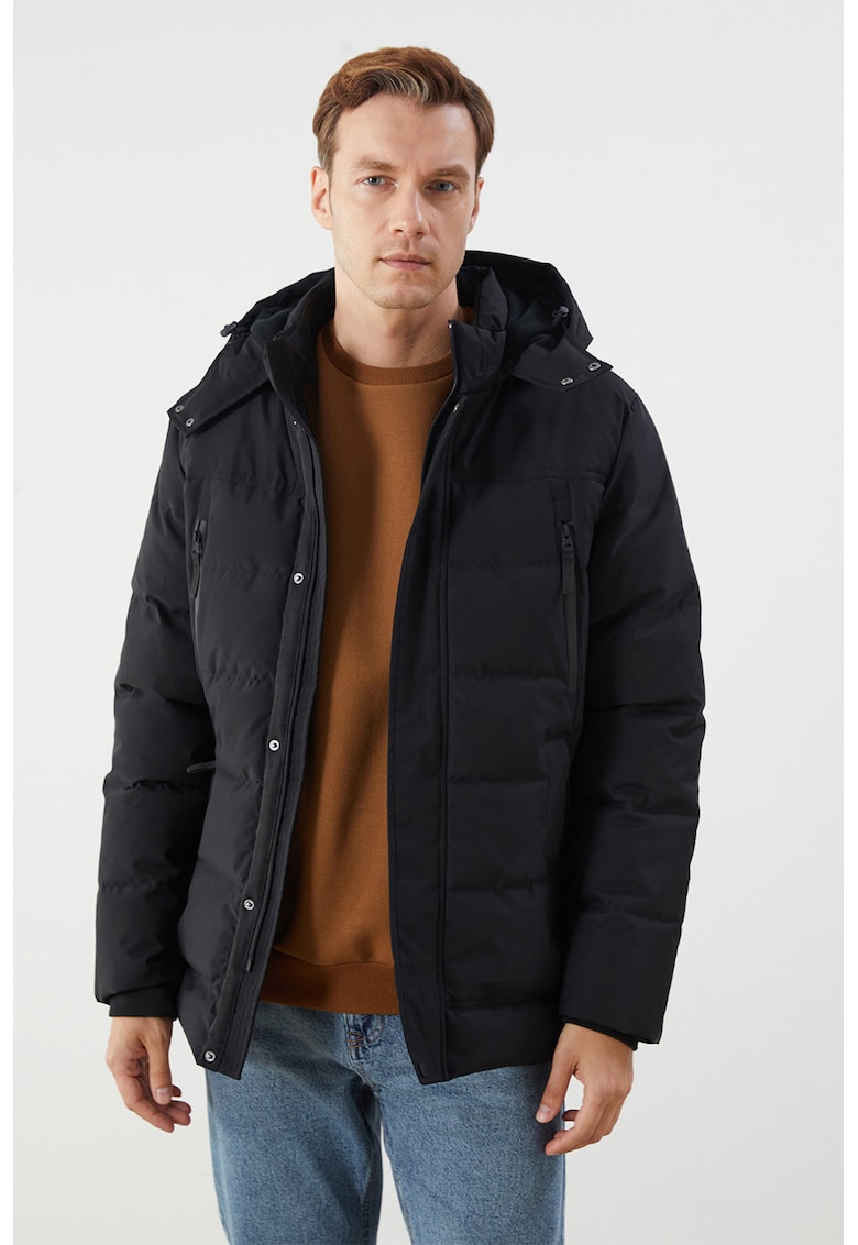 Подплатено зимно яке с качулка - Черен LC WAIKIKI