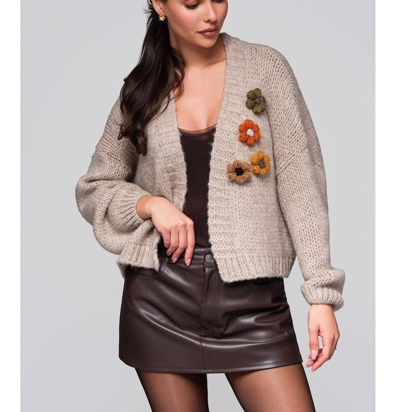 Пуловер-жилетка с бродирани цветя  LW-SWCD-0101 - Бежов Larica