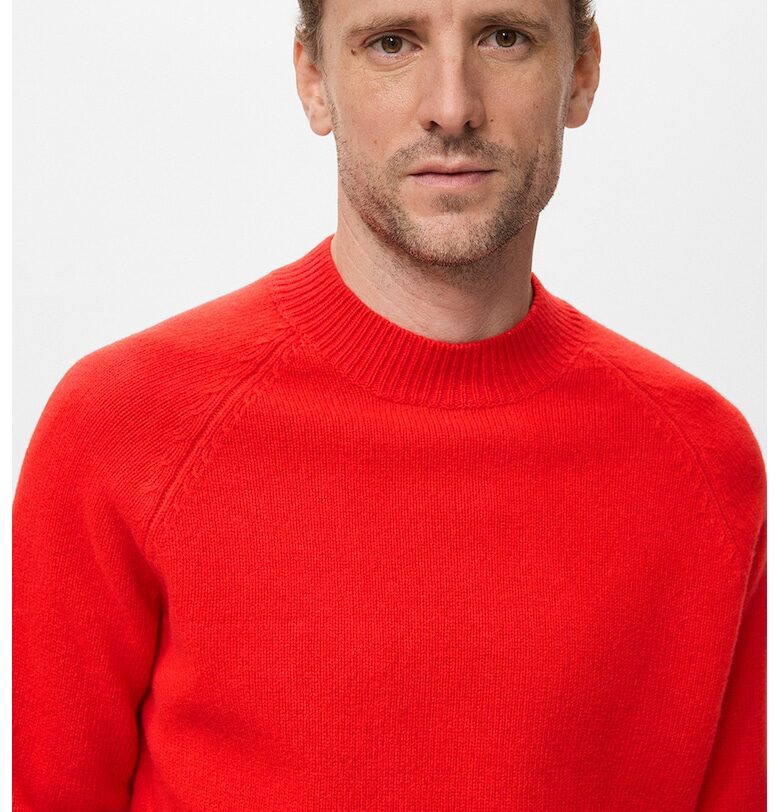 Пуловер от вълна с овално деколте - Аленочервен Mango