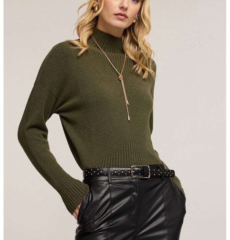 Пуловер с ниска яка - Маслинено зелено Motivi