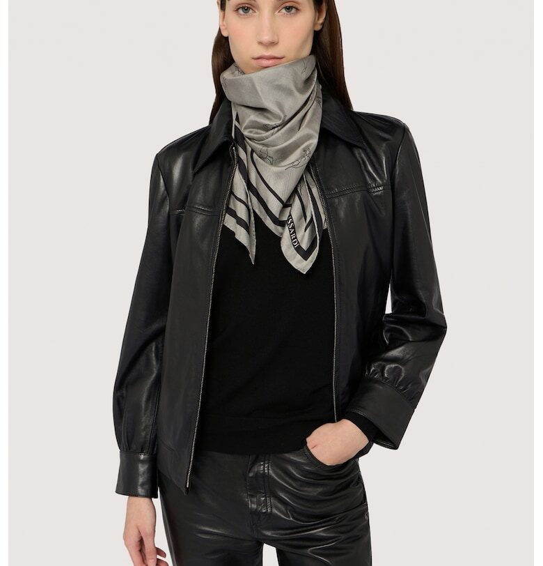 Пуловер с овално деколте - Черен Trussardi